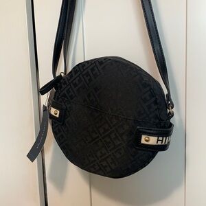Round‎ Black Nylon Hilfiger Bag